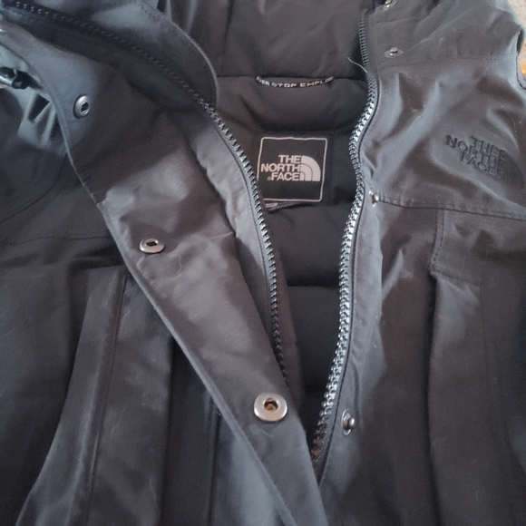 Women's North Face Winter Jacket - Picture 2 of 5